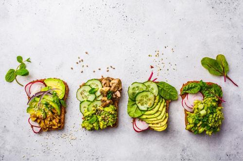10 alimentos que te ayudarán a prevenir la caída del cabello